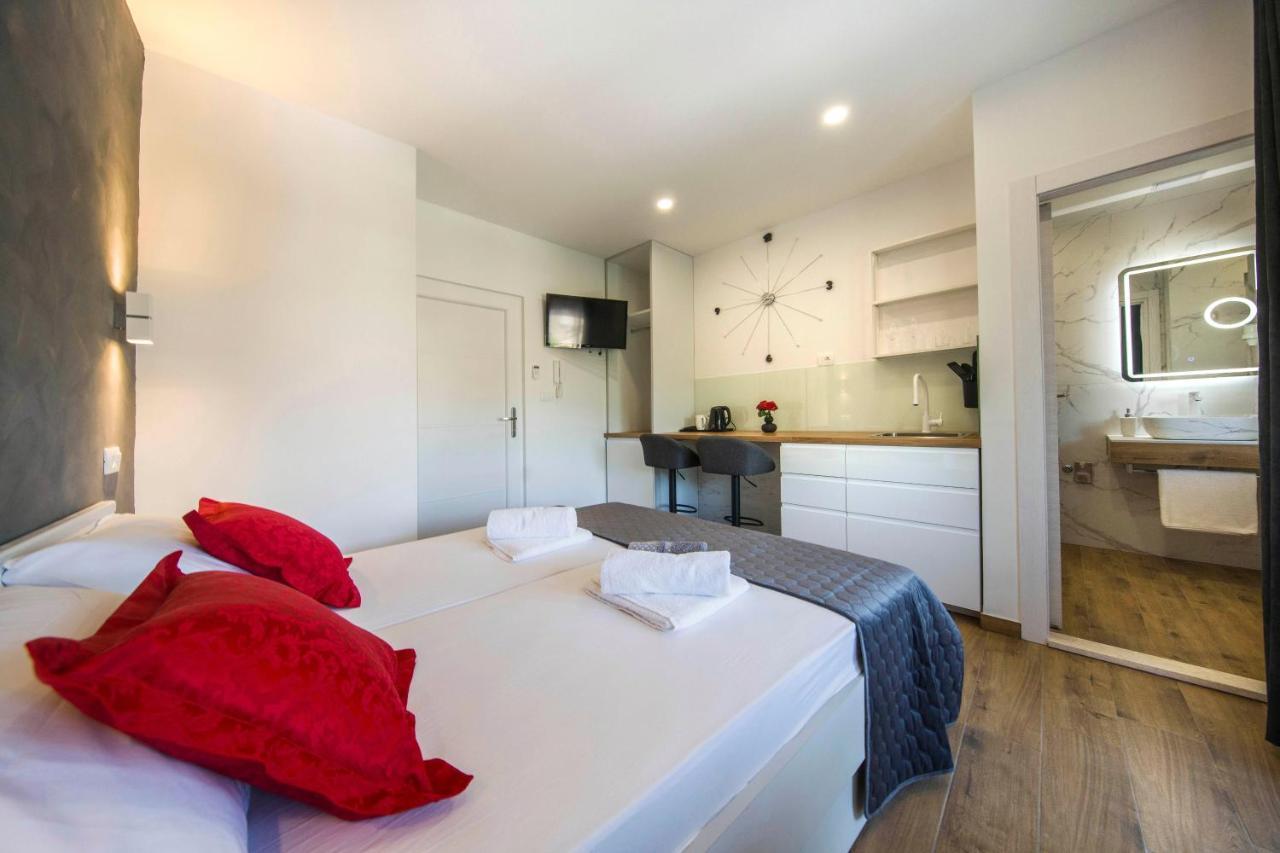 Split Central Luxury Studios Exteriör bild